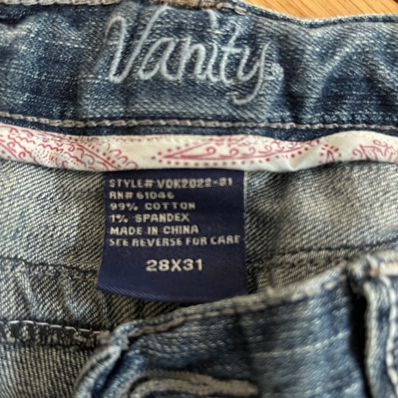 Vanity Jeans - Picture 4 of 5